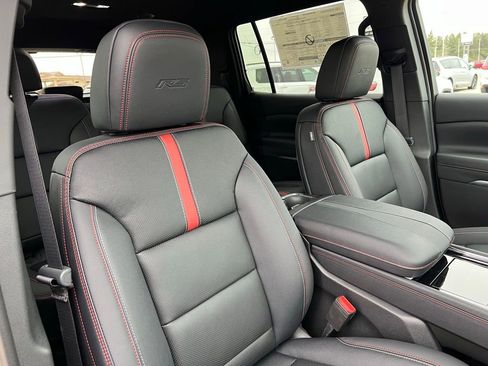New 2026 Chevrolet Traverse RS image 11
