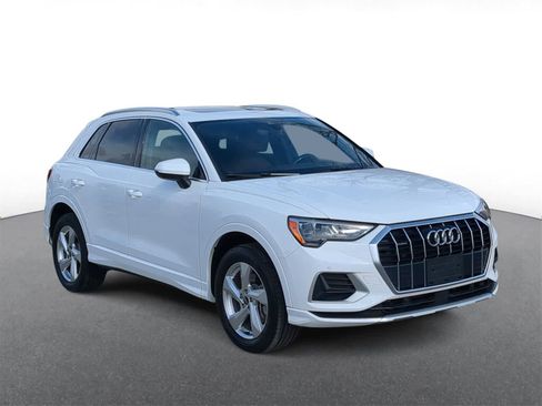 Used 2022 Audi Q3 2.0T Premium w/ Convenience Package image 2