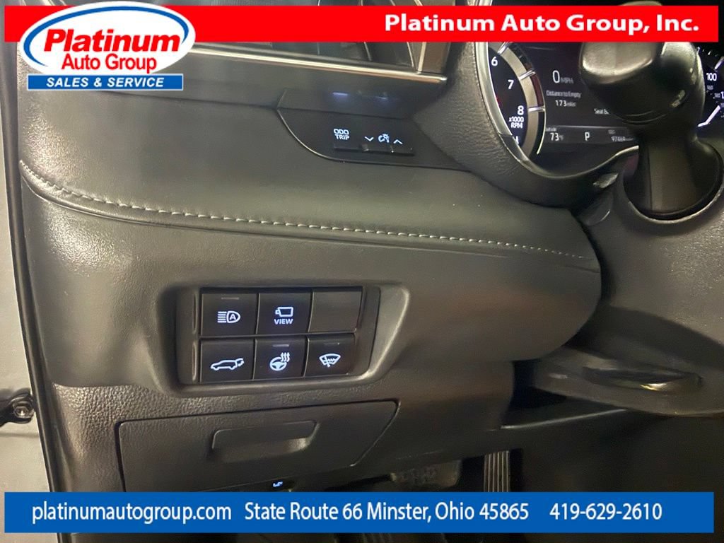Used 2020 Toyota Highlander Limited FWD image 23