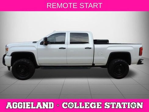 Used 2018 GMC Sierra 2500 Denali w/ Suspension Package, Off-Road image 7