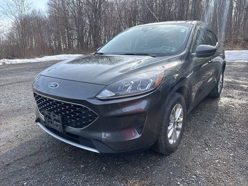 Used 2020 Ford Escape SE image 1