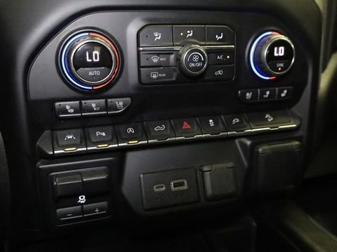 Used 2021 Chevrolet Silverado 1500 LTZ AWD/4WD image 24