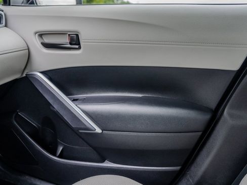 Used 2023 Toyota Corolla Cross L FWD image 23