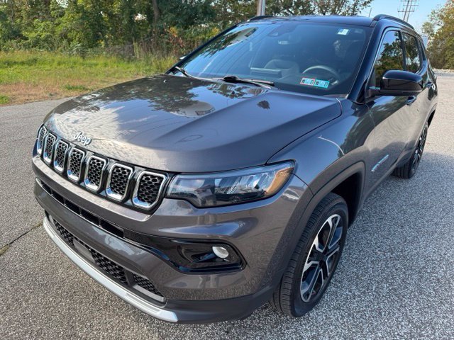 Used 2024 Jeep Compass Limited AWD/4WD image 1