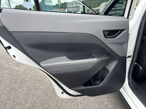 Used 2024 Subaru Crosstrek 2.5i Sport w/ Crosstrek Mirror Package AWD/4WD image 28