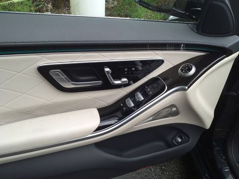 Certified 2021 Mercedes-Benz S 580 4MATIC Sedan image 19