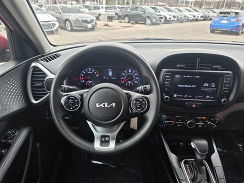 Used 2022 Kia Soul LX w/ Technology Package image 12