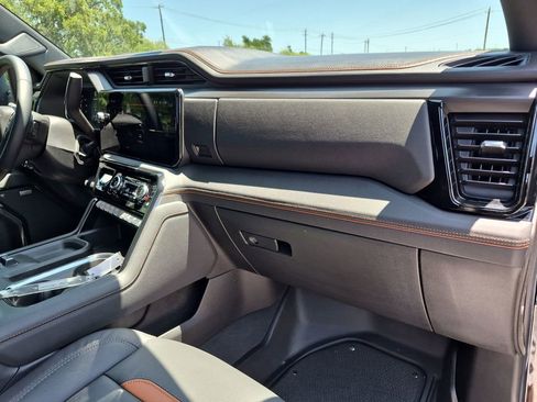 New 2026 GMC Sierra 2500 AT4 w/ AT4 Premium Plus Package AWD/4WD image 43