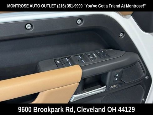 New 2025 Land Rover Defender 110 X-Dynamic SE image 10