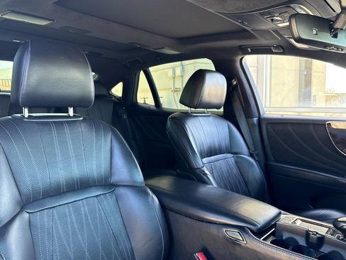 Used 2020 Lexus LS 500 w/ Interior Upgrade Package RWD image 30