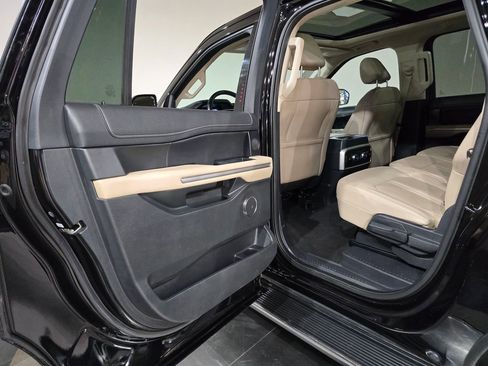 Used 2023 Ford Expedition Max Limited image 33