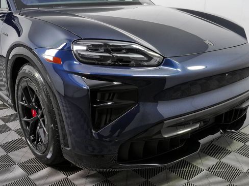 New 2026 Porsche Cayenne Turbo AWD/4WD image 38