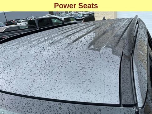 Used 2023 Ford Explorer XLT image 9