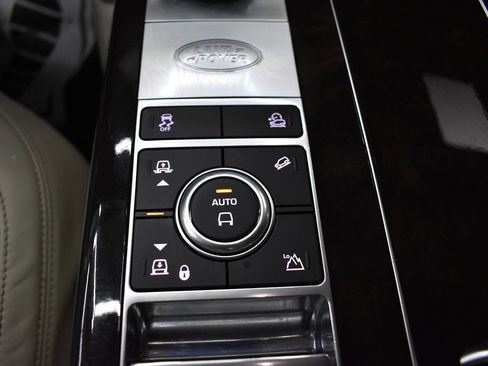 Used 2020 Land Rover Range Rover HSE image 23