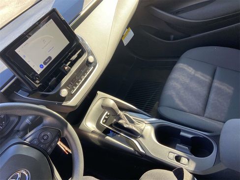 Used 2025 Toyota Corolla LE image 25