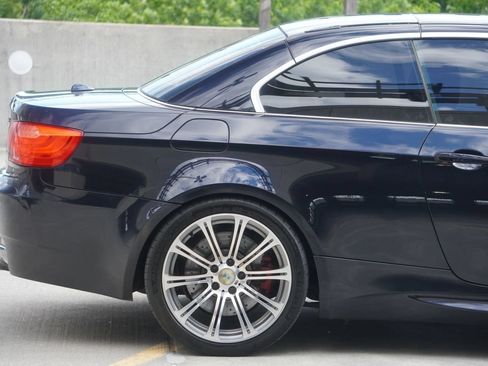 Used 2011 BMW M3 Convertible RWD image 27