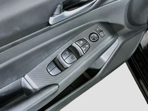 Used 2024 Nissan Altima 2.5 SV w/ SV Premium Package AWD/4WD image 15