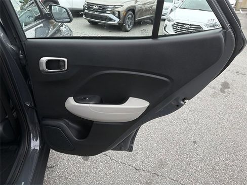 Certified 2025 Hyundai Venue SEL image 16