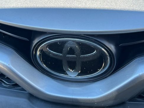 Used 2020 Toyota Camry SE w/ Convenience Package FWD image 13