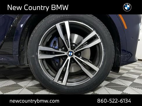 Used 2022 BMW X7 xDrive40i w/ M Sport Package image 9