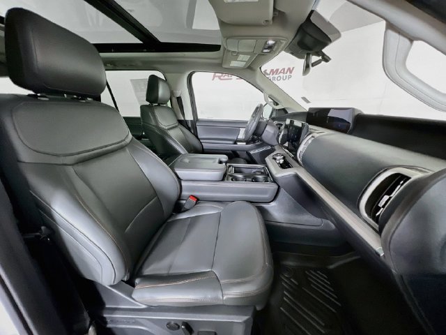 Used 2025 Ford Expedition Max Active AWD/4WD image 43