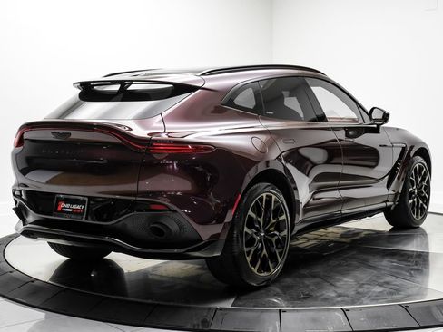 Used 2022 Aston Martin DBX AWD/4WD image 8