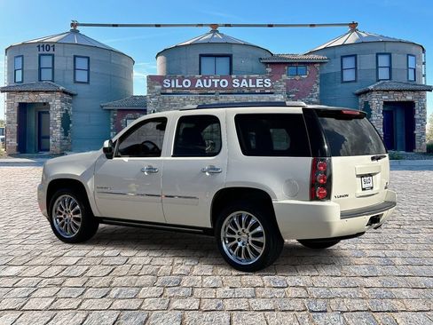 Used 2014 GMC Yukon Denali AWD/4WD image 3