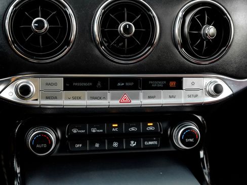 Used 2019 Kia Stinger GT2 image 35