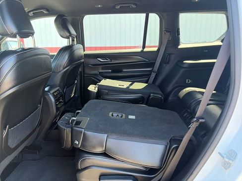 Used 2023 Jeep Grand Cherokee L Laredo AWD/4WD image 40