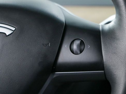 Used 2022 Tesla Model Y Performance AWD/4WD image 14