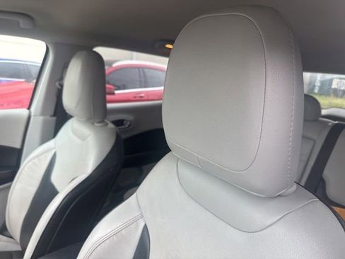 Used 2020 Jeep Compass Limited FWD image 8
