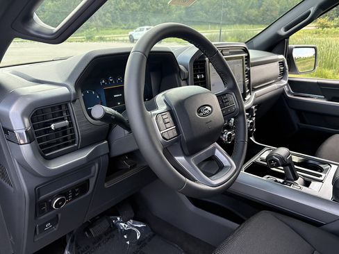 New 2026 Ford F150 XLT w/ XLT Black Appearance Package AWD/4WD image 29