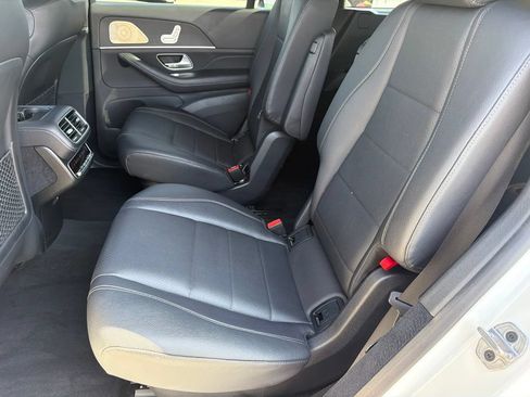 Used 2024 Mercedes-Benz GLS 450 4MATIC image 33