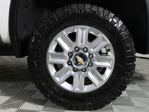 Used 2024 Chevrolet Silverado 2500 High Country w/ Technology Package AWD/4WD image 48