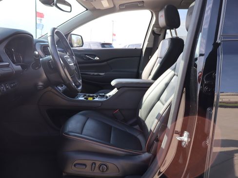 Used 2022 GMC Acadia AT4 w/ Technology Package AWD/4WD image 9