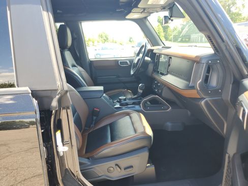 Used 2024 Ford Bronco Outer Banks w/ Sasquatch Package AWD/4WD image 9