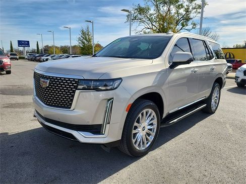 Used 2023 Cadillac Escalade Premium Luxury image 9