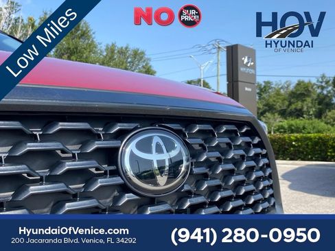 Used 2024 Toyota Corolla Cross LE w/ Moonroof Package FWD image 44