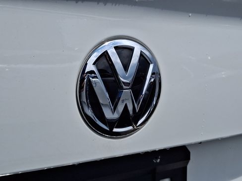 Used 2019 Volkswagen Jetta R-Line w/ R-Line Cold Weather Package FWD image 33