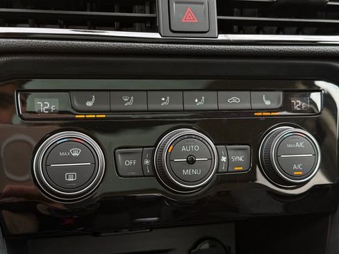 Used 2024 Volkswagen Taos SE image 12