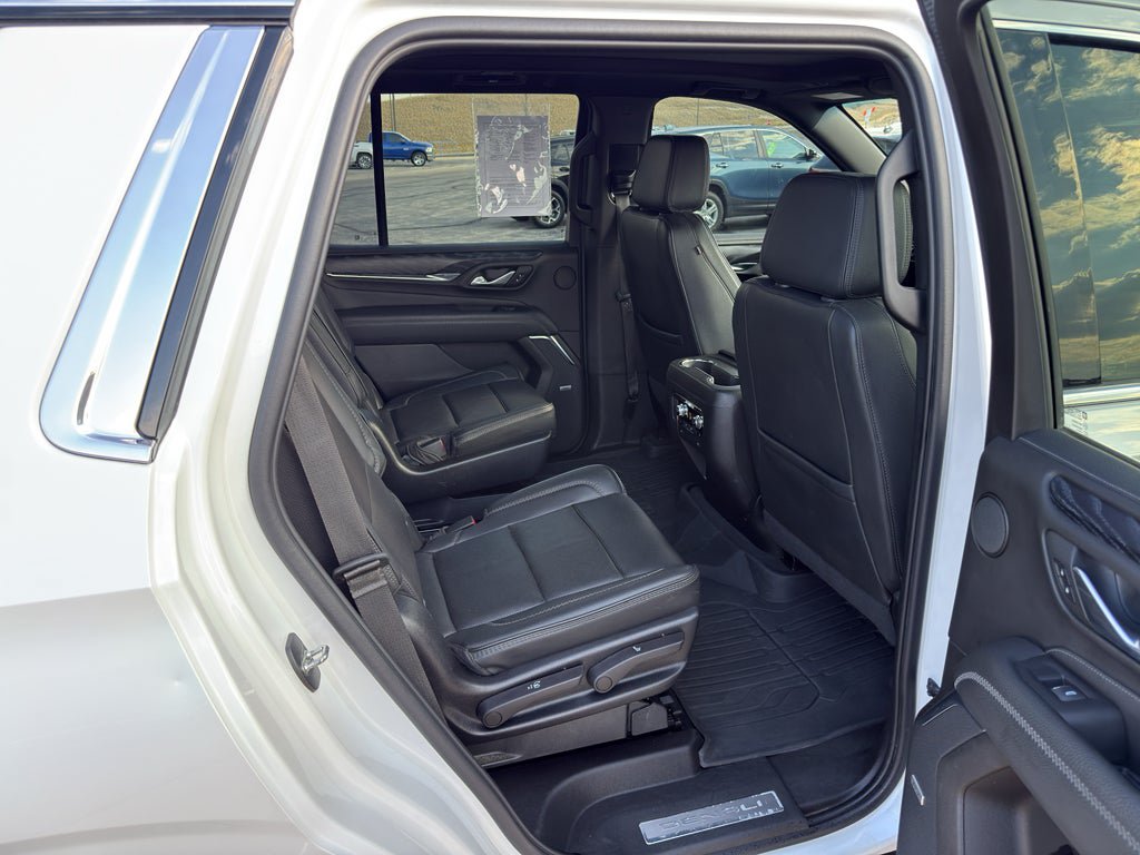 Used 2023 GMC Yukon Denali AWD/4WD image 11