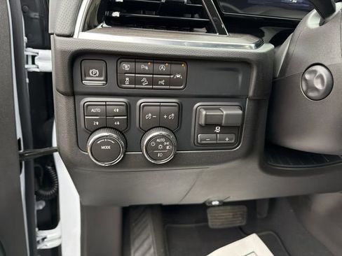 New 2026 Chevrolet Suburban Premier AWD/4WD image 17