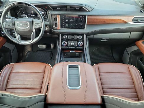 Used 2023 GMC Yukon XL Denali Ultimate AWD/4WD image 14