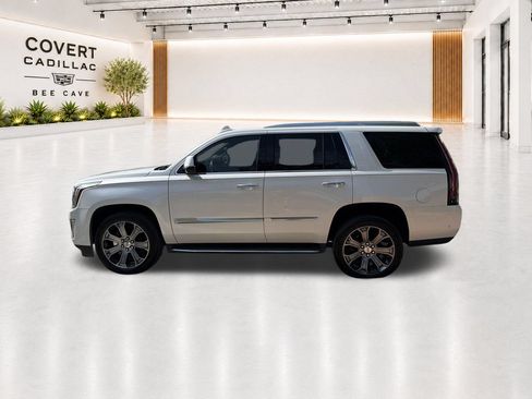 Used 2020 Cadillac Escalade Premium Luxury RWD image 9