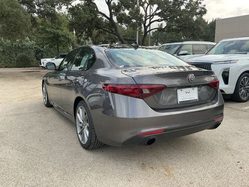 Used 2022 Alfa Romeo Giulia Ti image 5