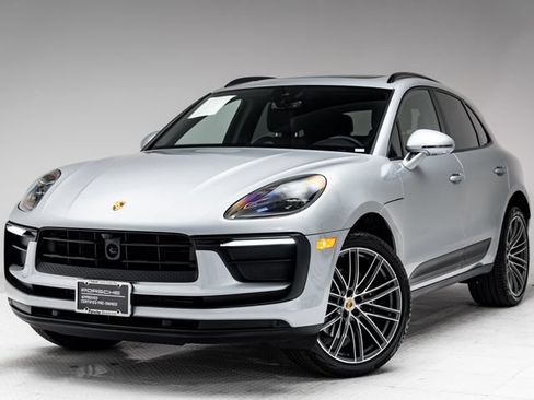 Certified 2026 Porsche Macan AWD/4WD image 1