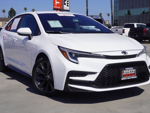 Certified 2025 Toyota Corolla SE FWD image 2
