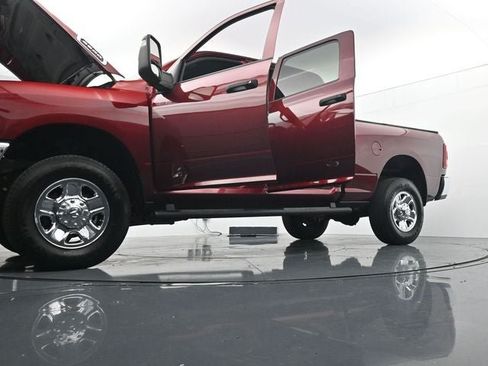 Used 2024 RAM 2500 Tradesman w/ Chrome Appearance Group AWD/4WD image 40