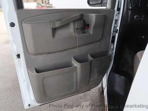 Used 2018 Chevrolet Express 3500 LT w/ LT Preferred Equipment Group RWD image 13
