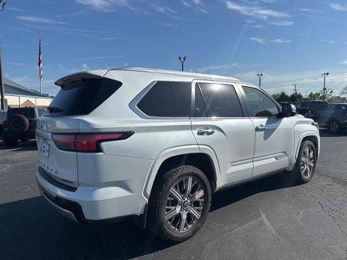 Used 2025 Toyota Sequoia Capstone AWD/4WD image 3